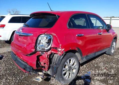 2016 Fiat 500X Easy z USA, uszkodzony, nr VIN ZFBCFXBT4GP466370